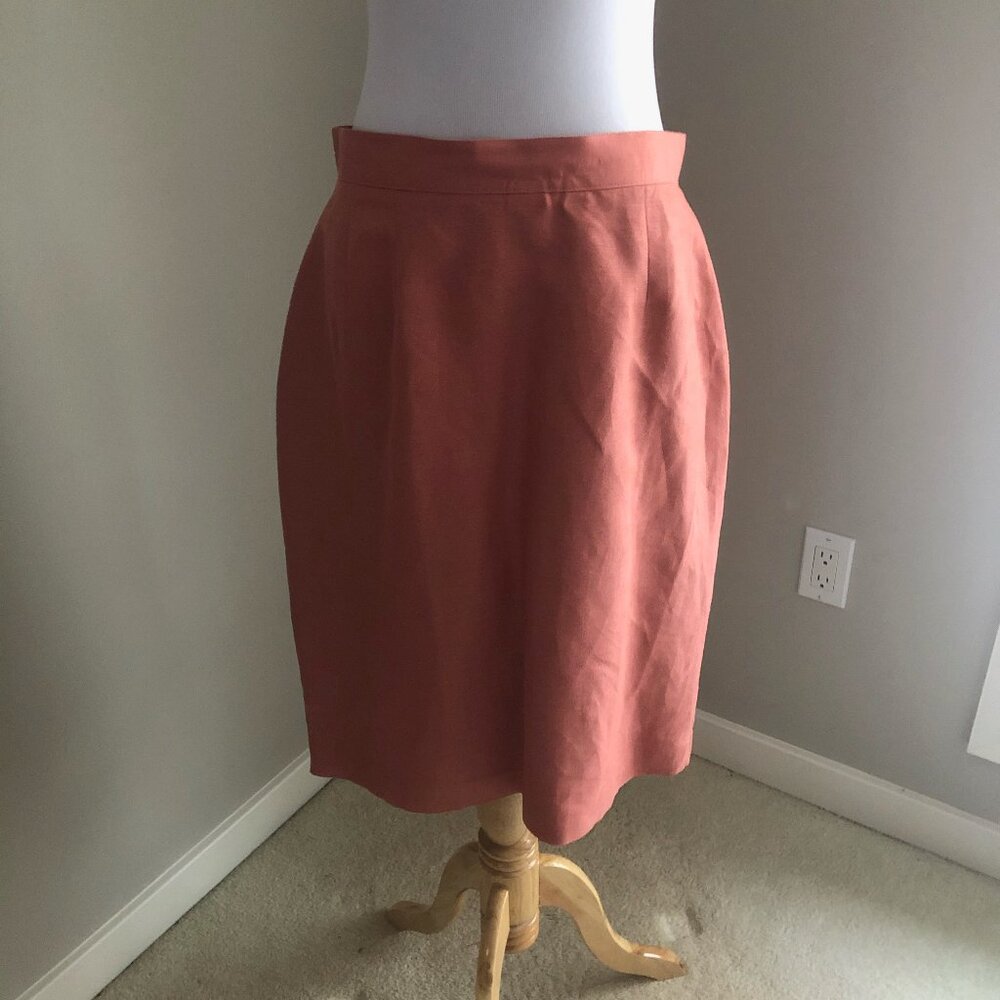 womans skirt